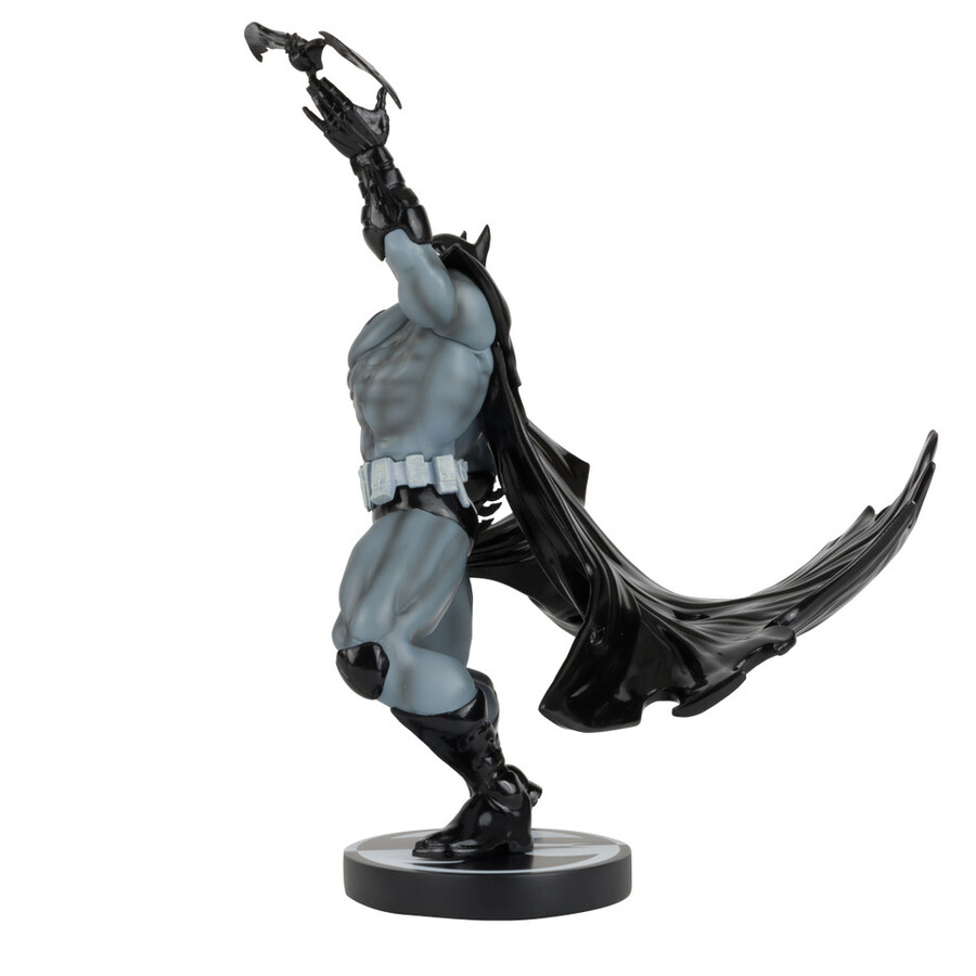 batman blanco y negro - estatua de resina de 18 cm de batman de freddie williams ii