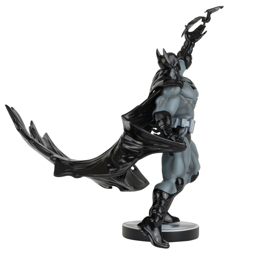 batman blanco y negro - estatua de resina de 18 cm de batman de freddie williams ii