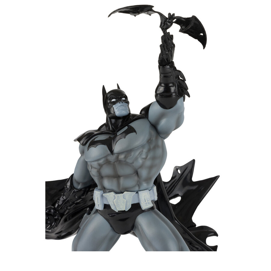 batman blanco y negro - estatua de resina de 18 cm de batman de freddie williams ii