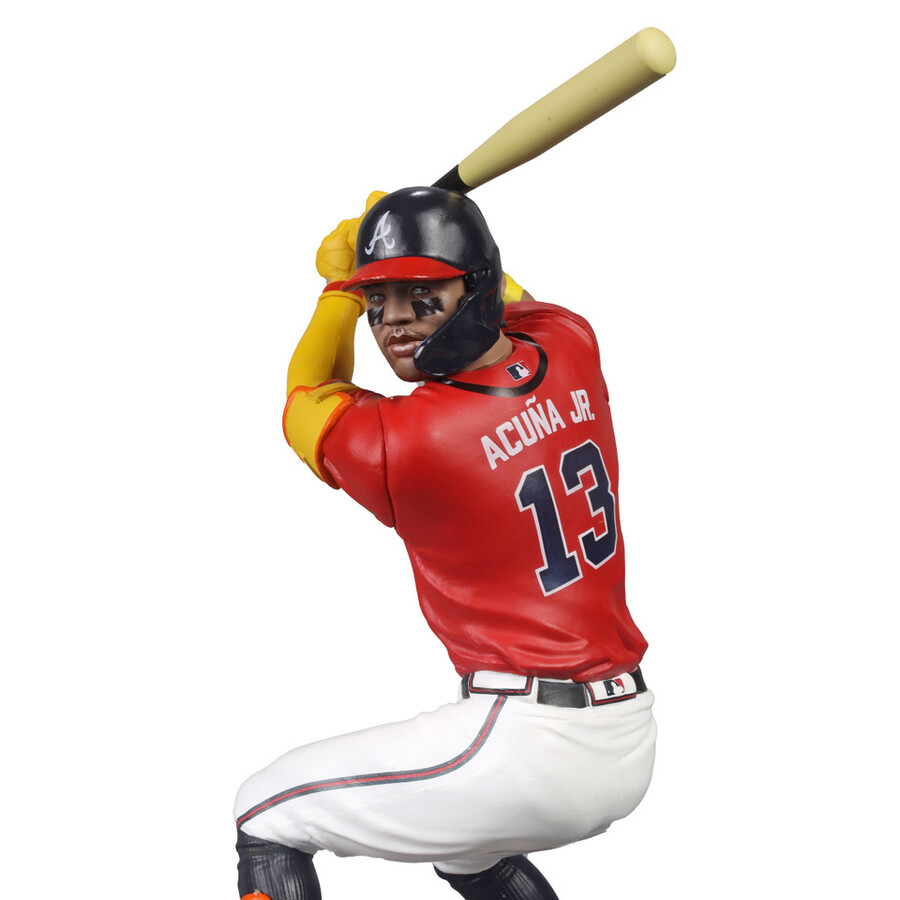 paquete mlb de ronald acuña jr. atlanta braves 2 figuras chase de 7 regular y platino mcfarlanes sportspicks