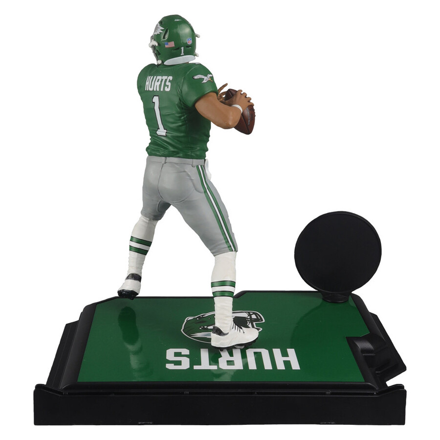 figura de 7 de la nfl gold label de jalen hurts con camiseta de kelly green philadelphia eagles de mcfarlanes sportspicks exclusiva de la tienda de juguetes mcfarlane