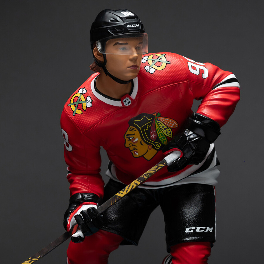 estatua de resina de connor bedard chicago blackhawks de la nhl a escala 16