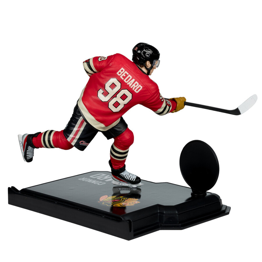 figura de connor bedard chicago blackhawks con camiseta del clásico de invierno de la nhl de 7 pulgadas mcfarlanes sportspicks