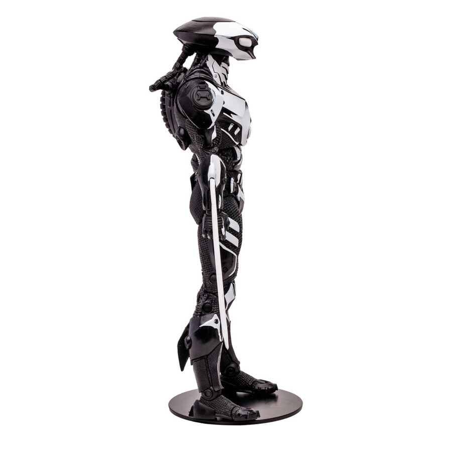 figura de 7 de black manta line art perforadoras de páginas con etiqueta dorada y cómic de batman