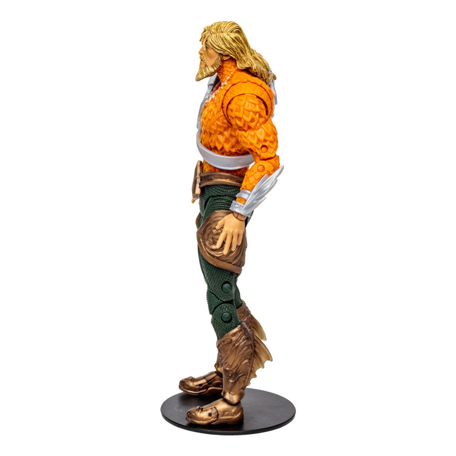 figura de aquaman con cómic dc page punchers de 7