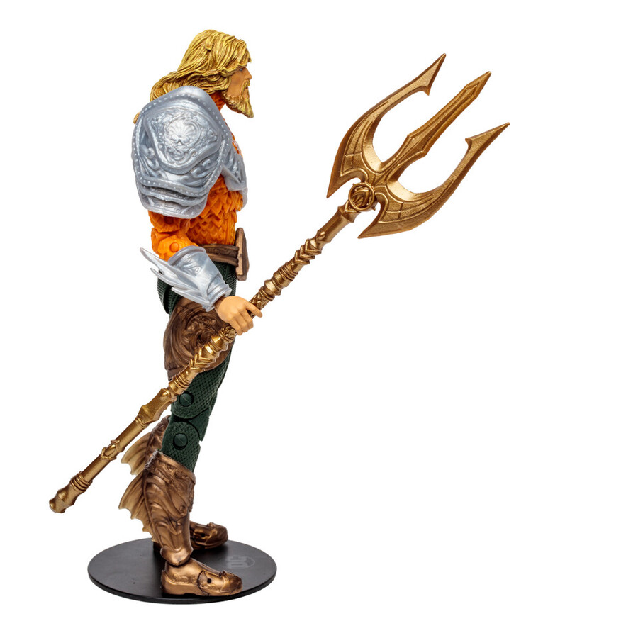 figura de aquaman con cómic dc page punchers de 7