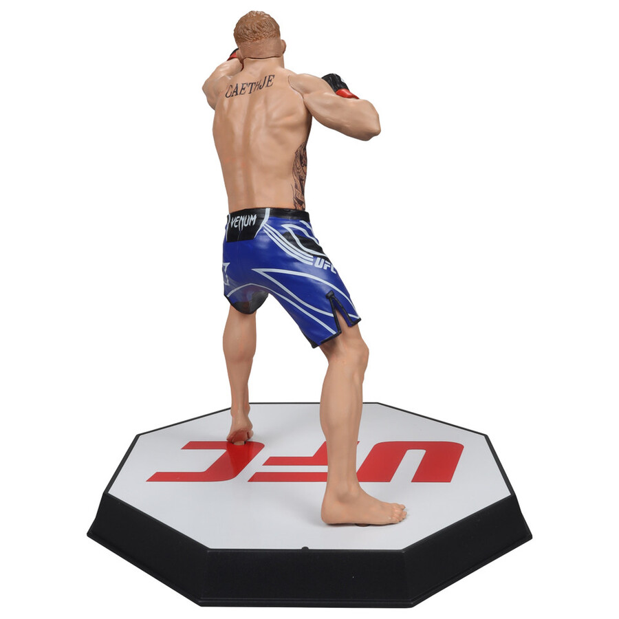 paquete de dos figuras chase de 7 de justin gaethje ufc regular y platino. mcfarlanes sportspicks