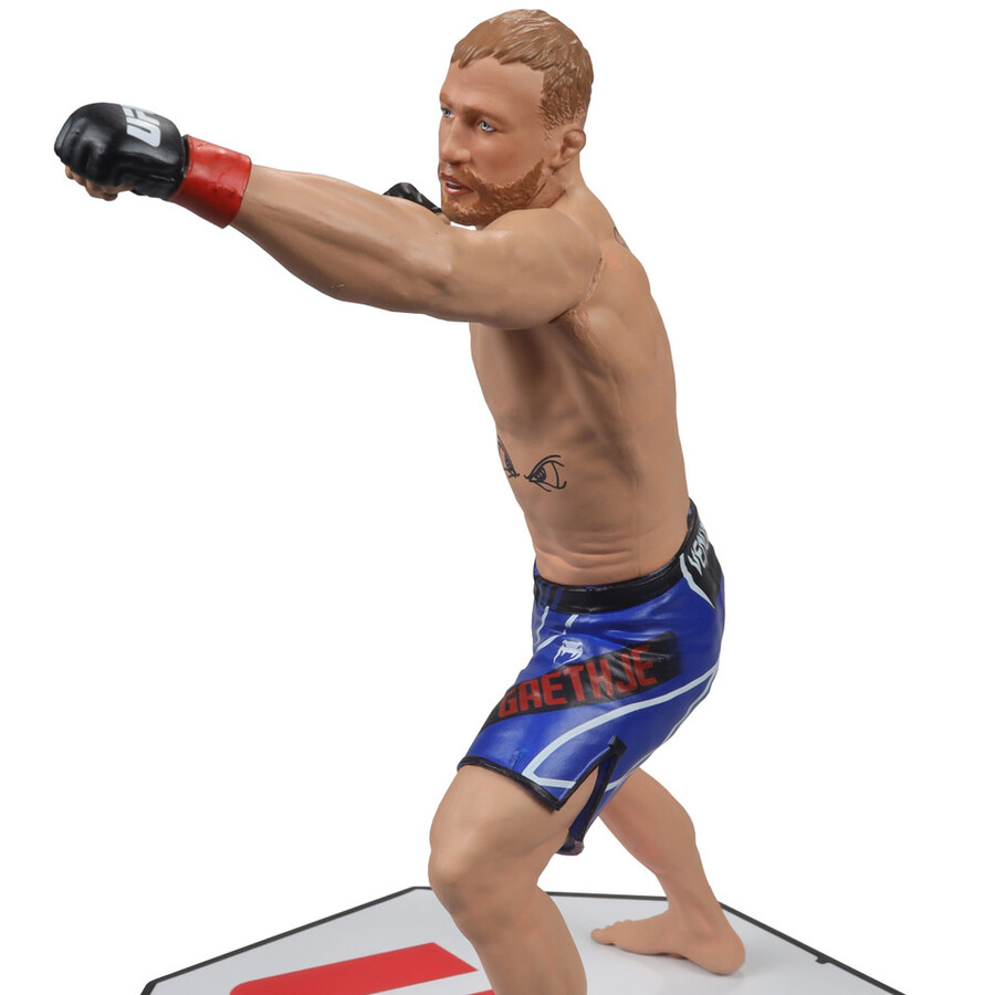 paquete de dos figuras chase de 7 de justin gaethje ufc regular y platino. mcfarlanes sportspicks