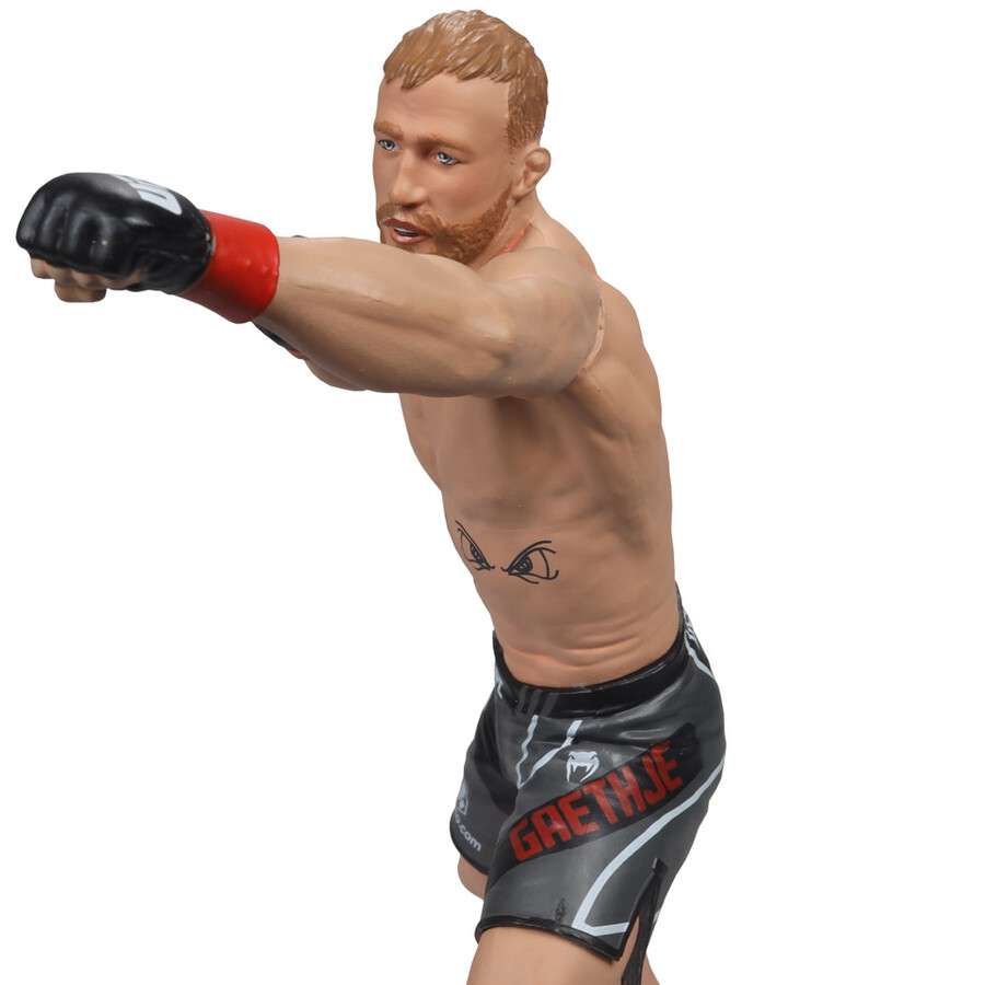 paquete de dos figuras chase de 7 de justin gaethje ufc regular y platino. mcfarlanes sportspicks